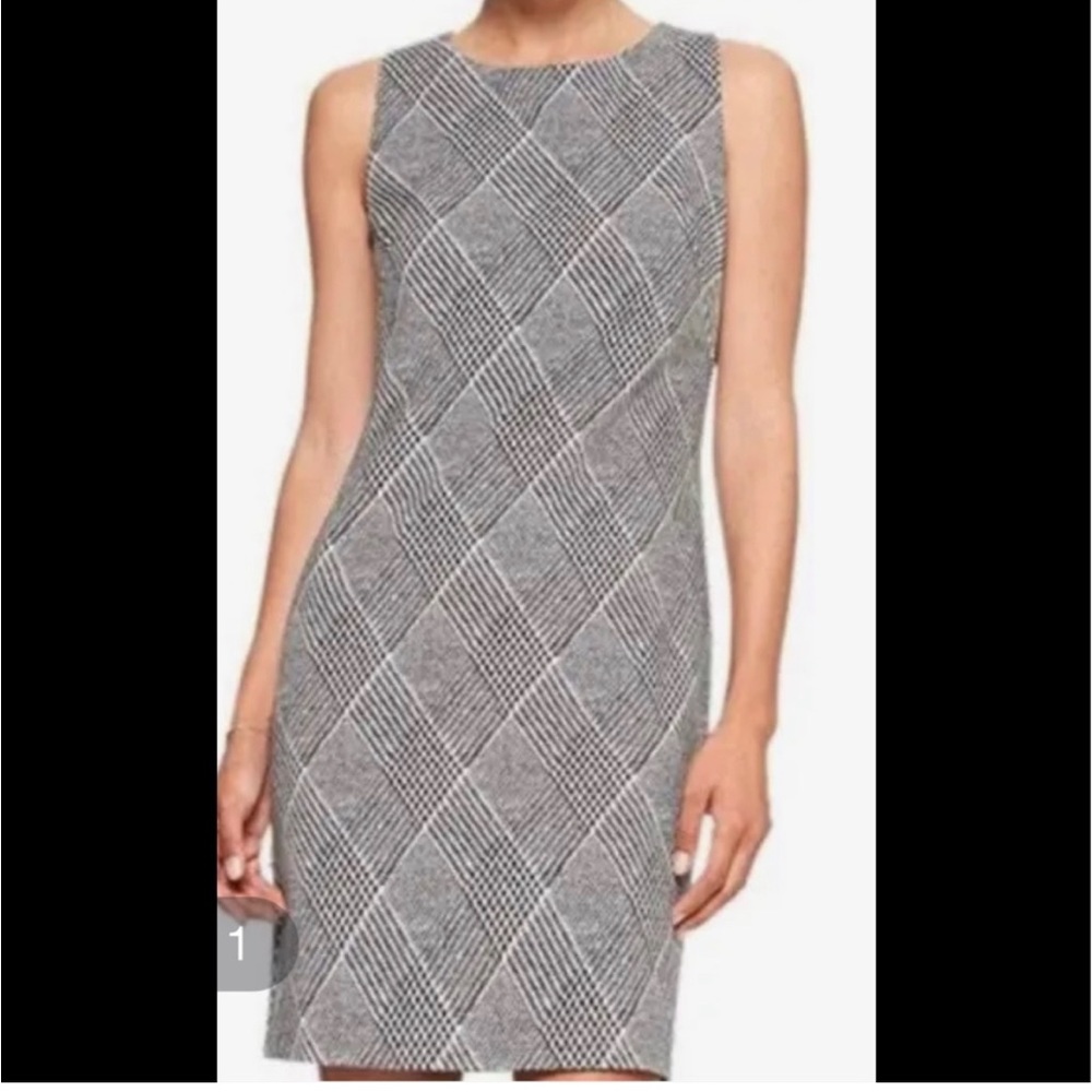 Sleeveless Gray Plaid Sheath Dress